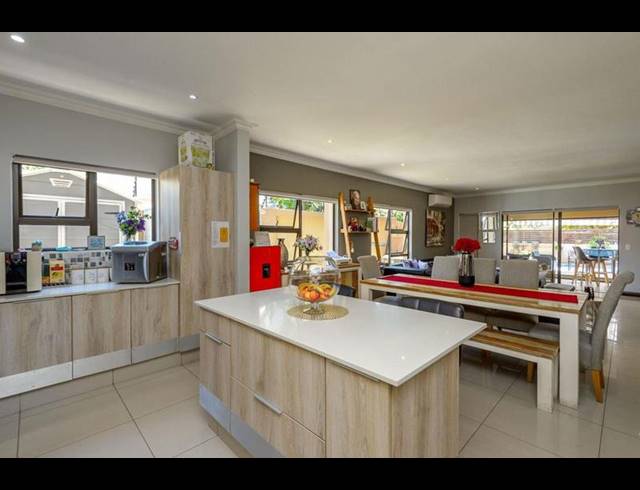 4 BEDROOM HOUSE FOR SALE IN PARKHAVEN